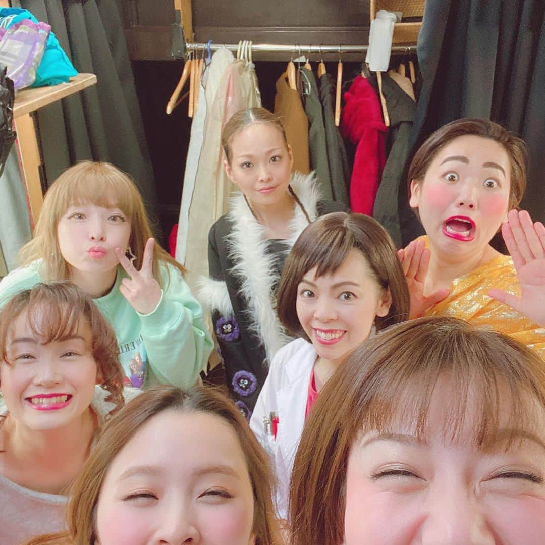 岩村菜々美さんのインスタグラム写真 - (岩村菜々美Instagram)「本日のキサラは 「美女と杉野ひろし」  #杉野ひろし がついに... 頭取りましたわ。笑🤣 帰りにみんなで ひろーランドと集合写真 そして、 「美女とバッチ恋高橋」もww 美女の日はわちゃわちゃ楽しい😋✨ なーランドもやってみたww😂 けけけけけけけけ」1月14日 1時28分 - nanami1120