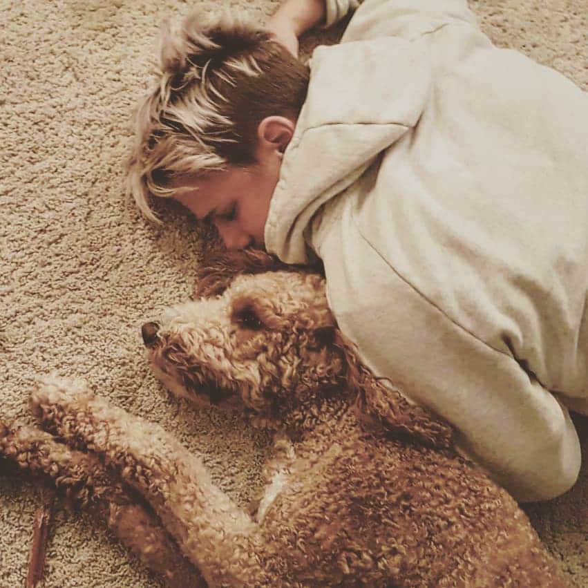 ソフィー・シュミットさんのインスタグラム写真 - (ソフィー・シュミットInstagram)「Naps are 🔑! Going to miss this pup for the next 3 weeks. . . . . #CanWNT #CampLife #Puppy #Dog #Gooldendoodle #dogsofinstagram」1月14日 1時31分 - sophieschmidt13