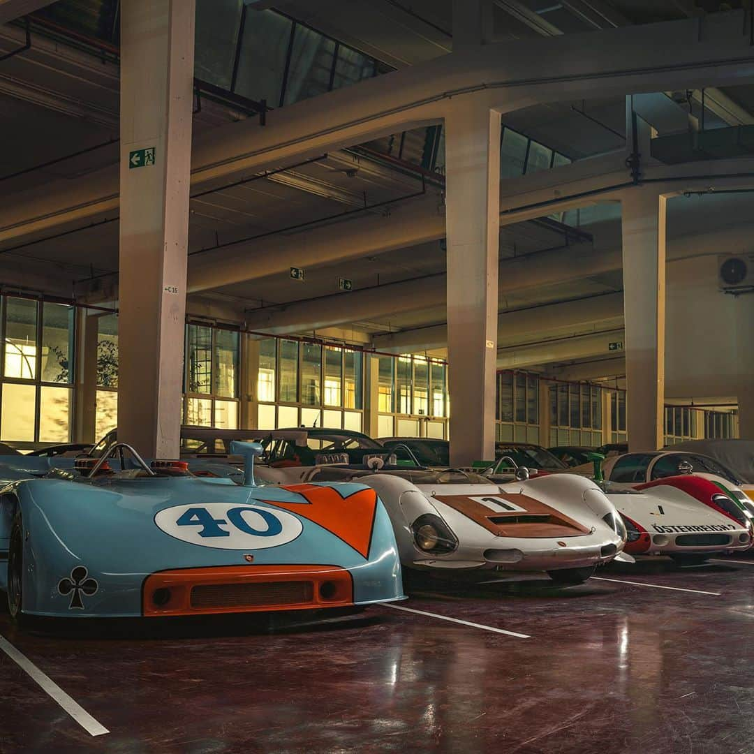 Porscheさんのインスタグラム写真 - (PorscheInstagram)「For just over seven years, decades of Porsche history has been preserved at this storage facility of the @porsche.museum. A true working collection, 20% of the cars are registered and ready to go - @thespeedhunters recently had the chance to discover these hidden gems.⁣⁣ ⁣⁣ (📸: @mark_scenemedia) #Porsche #PorscheMuseum」1月14日 1時37分 - porsche