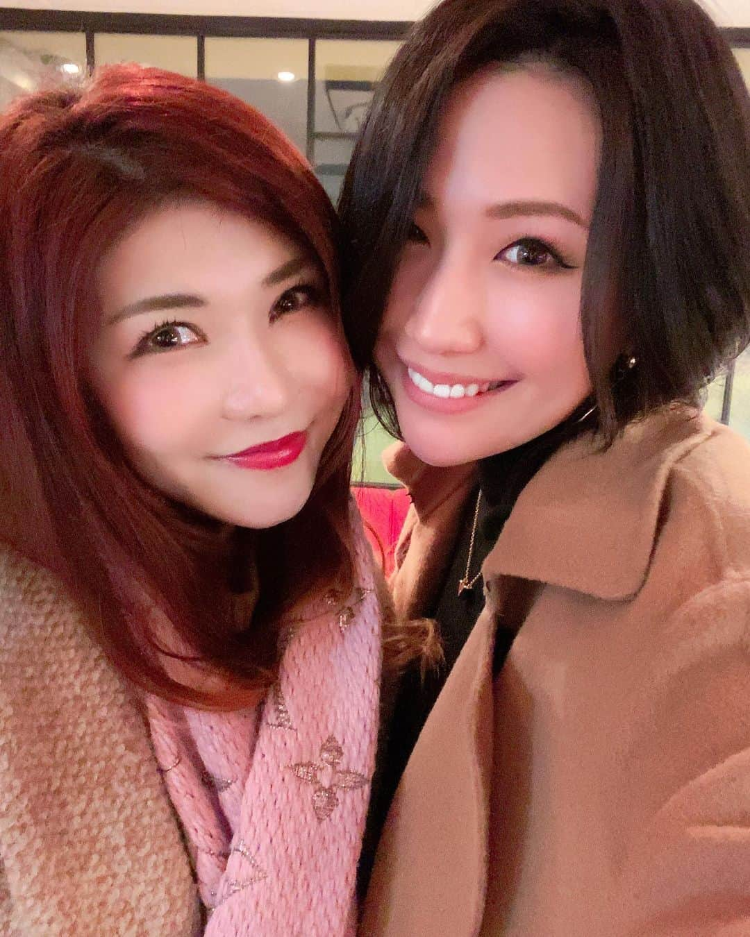 佐山愛さんのインスタグラム写真 - (佐山愛Instagram)「❤︎ ・ ここ数ヶ月、一番会ってる 沖田さんちの杏梨ちゃん❤️ @anri_okita ・ ・ 色々話してるうちに、 一緒に番組やりたいねってなって AbemaとかYouTubeとか、 何かできないかなぁ ってよく言ってるのです。 ・ みんながあまり注目してなかったり 知る機会がないだけで、 実はとても大切な生や性に関することって たくさんあるから、 そういうことも織り交ぜて 楽しくちょっぴりエッチに、 だけど世のため人のためになることを 発信していけるような、 そういう場が欲しいなぁと。 ・ ・ 求む！協力者様！！」1月14日 1時48分 - ai_sayama0108