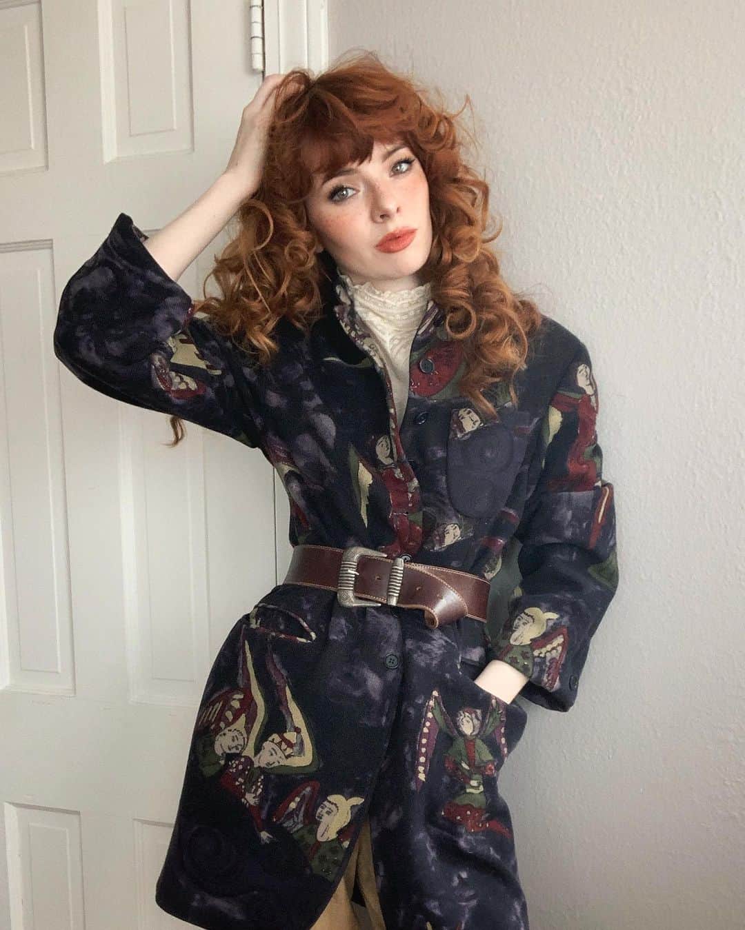 ジェーン・アルドリッジのインスタグラム：「Vintage Romeo Gigli coat from @garment_modern ❤️❤️❤️」