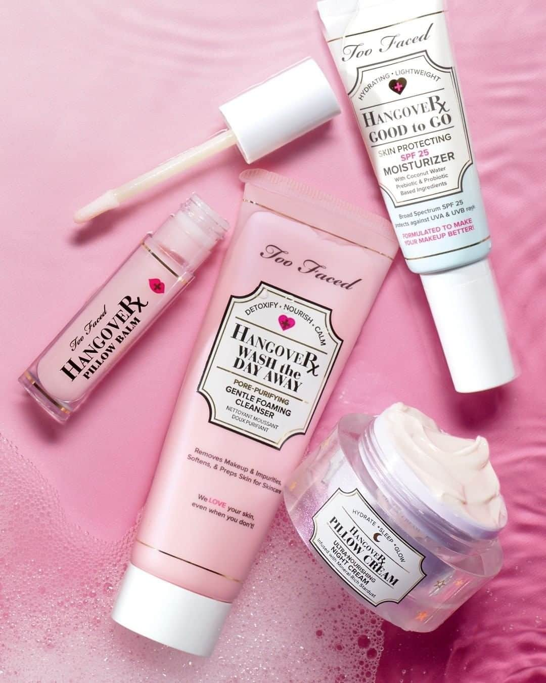 Too Facedさんのインスタグラム写真 - (Too FacedInstagram)「Who's reaching for our Hangover Skincare today?! 🙋‍♀️ #regram @ultabeauty For those stayed-up-scrolling 📱 kids-refused-to-go-to-bed 🛏️ just-need-a-little-extra-oomph ✨ kinda mornings! The new additions @toofaced Hangover Collection leaves you looking like your best self. #toofaced」1月14日 3時01分 - toofaced