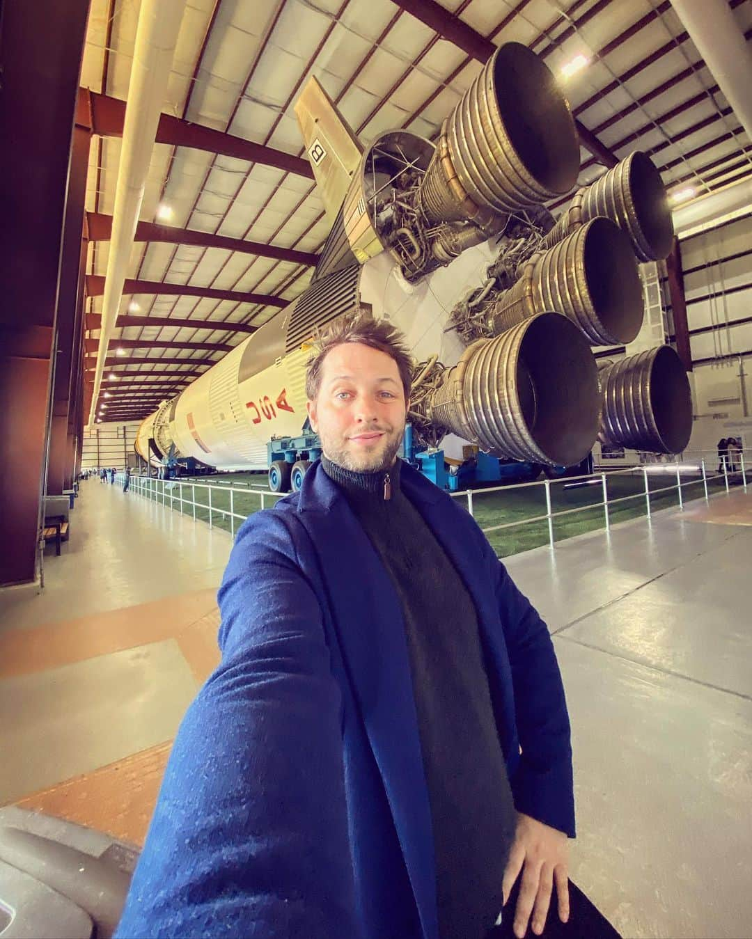 デレク・ブラスバーグさんのインスタグラム写真 - (デレク・ブラスバーグInstagram)「How do you throw a good party in outer space? You gotta planet. 🚀🇺🇸🪐 @nasa」1月14日 3時28分 - derekblasberg