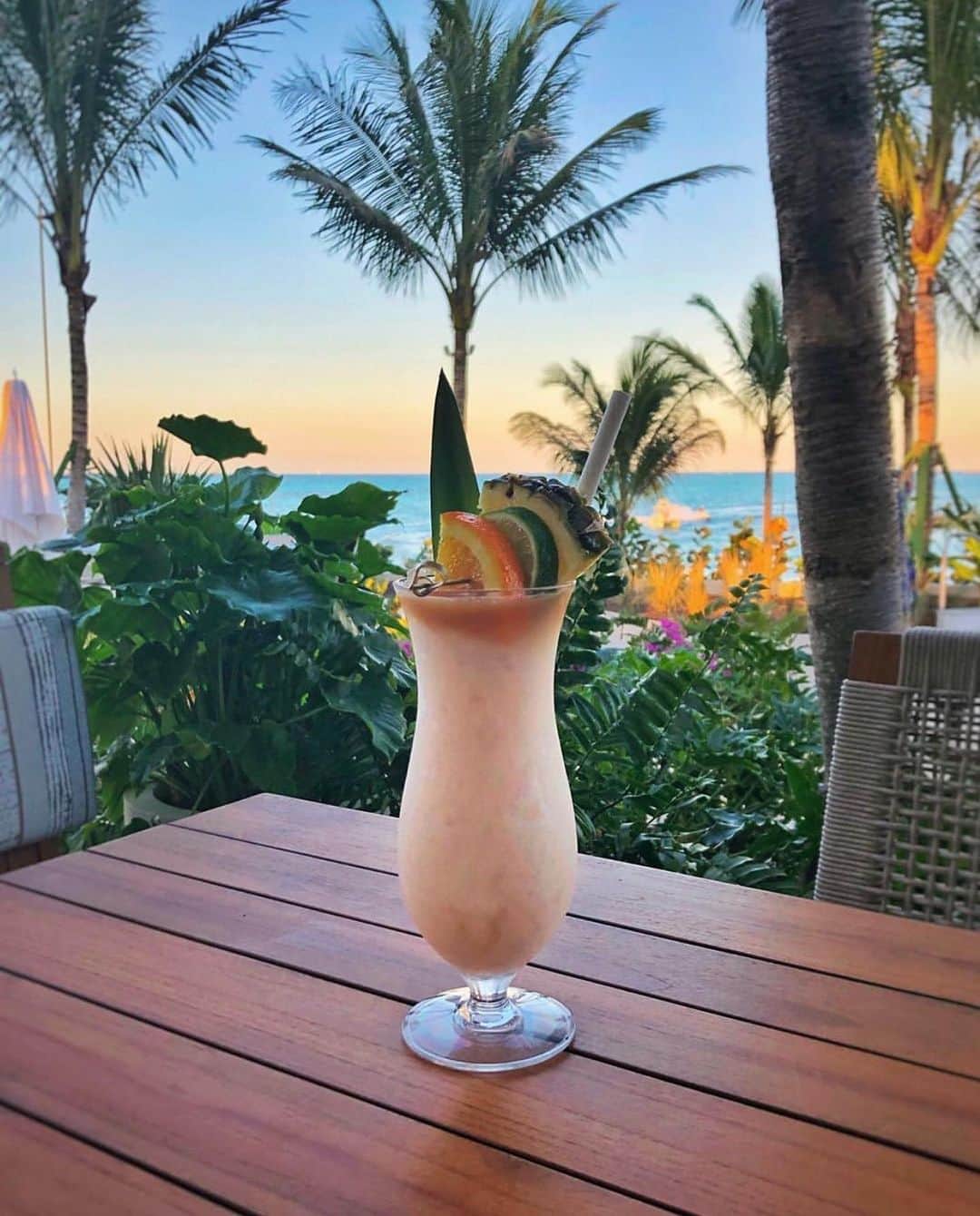 Aylen Aのインスタグラム：「🍹😎」