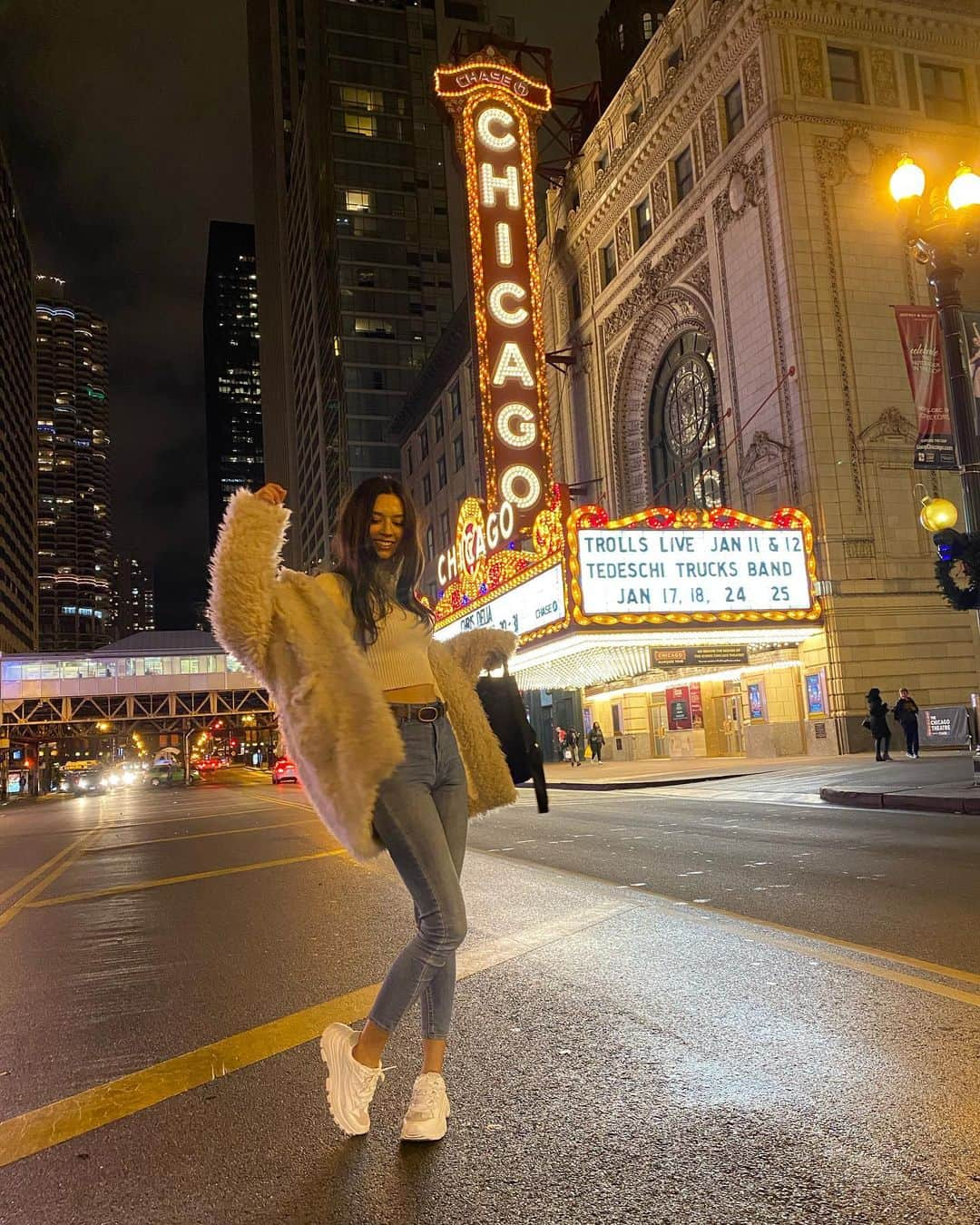 ALEXAさんのインスタグラム写真 - (ALEXAInstagram)「I miss hanging out in Chicago 🌟 such a good place to be 😍」1月14日 3時42分 - alexa_luczak