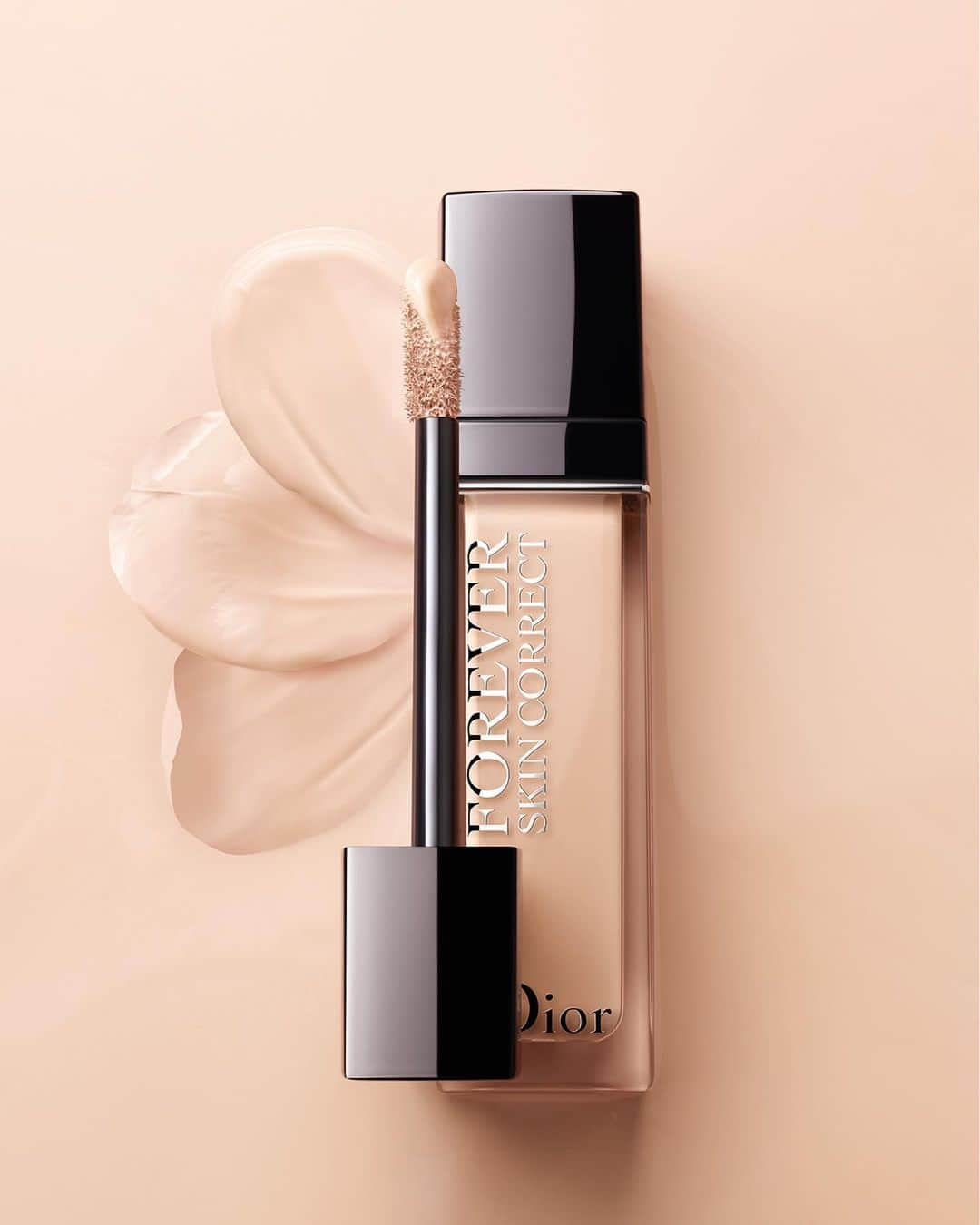 クリスチャンディオールさんのインスタグラム写真 - (クリスチャンディオールInstagram)「Love your skin in Dior with the new Dior Forever Skin Correct concealer. Available in 30 custom-made shades, this multi-purpose, long-wearing concealer will perfect your skin, while its skincare ingredients improve skin texture.  DIOR FOREVER SKIN CORRECT DIOR FOREVER • #diormakeup #diorforever #lovemydiorskin @diormakeup」1月14日 4時17分 - dior