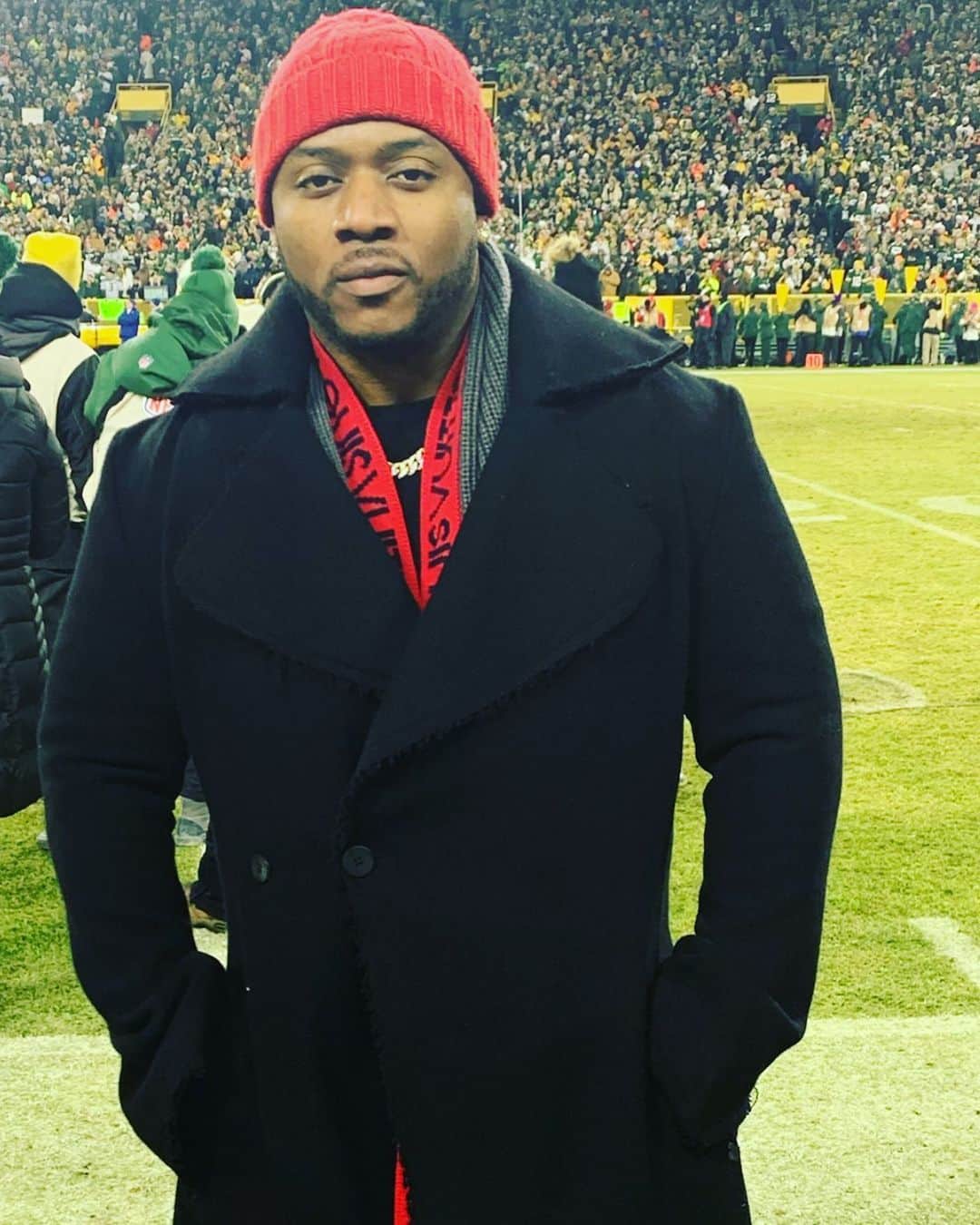 マック・メインのインスタグラム：「My Saints loss but my bro Packers won and my Tigers playing for the 🏆 tonight!! Life ain’t too bad 🙏🏾 #MaryPSon」