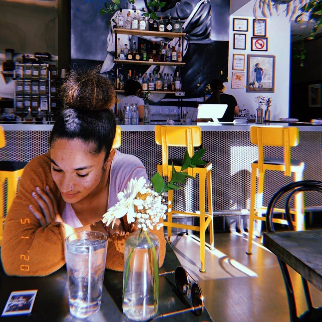 ジョディ・ウィリアムズのインスタグラム：「miss my personal photographer @catherinelward 🤳🏾」