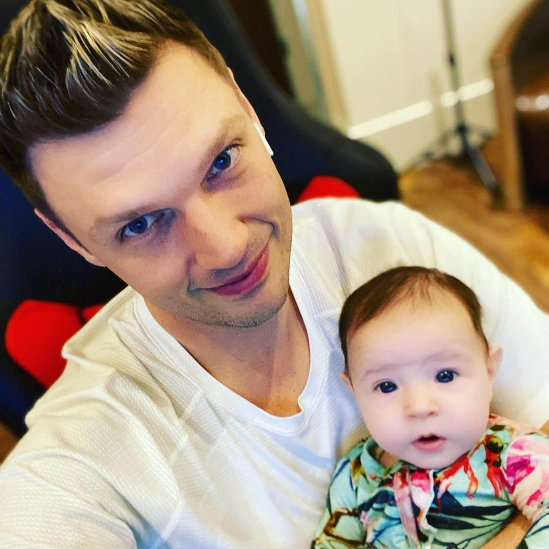 ニック・カーターさんのインスタグラム写真 - (ニック・カーターInstagram)「Melting... #fatherhood #parents #newborn #newbornbaby #children #parenthood #daddysgirl😘 #daddyslittlegirl #backstreetdad」1月14日 5時52分 - nickcarter