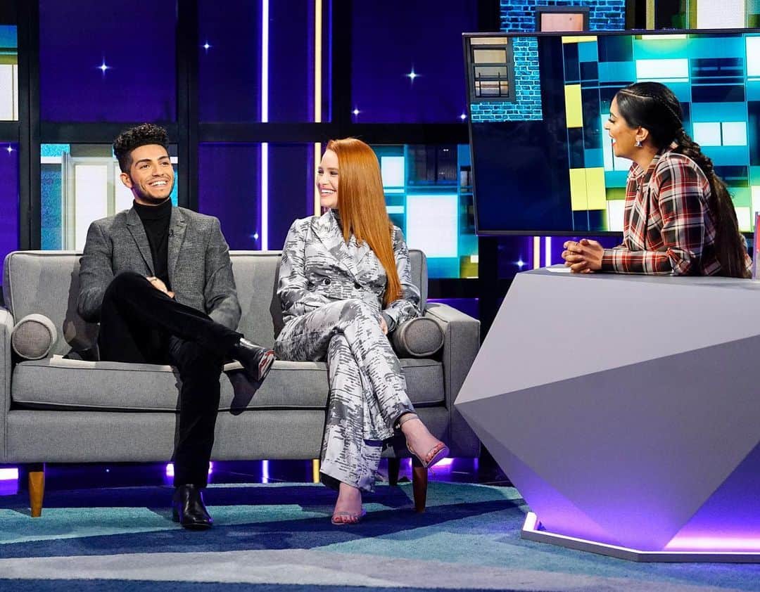 メナ・マスードのインスタグラム：「Awesome to hang out with @lilly and @madelame. No early nights tonight! Catch me on @latewithlilly from 1:35/12:35c on @nbc✌🏾」