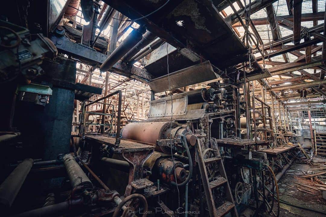 啝 （わ）さんのインスタグラム写真 - (啝 （わ）Instagram)「Abandoned Paper mill 𓆲 𓆲 𓆲 #廃墟 #Abandoned #AbandoniG #allabandoned #abandonedworld #Abandonedafterdark #abandoned_addiction #abandoned_greece #abandon_seekers_ #Abandoned_Excellence #abandonedcentral #beAlpha #discarded_butnot_forgotten #DECAY_iLLife #desertedplaces #ethereal_moods #grime_nation #grime_reapers #GoTrespassing #ig_urbex #Itsabandoned #KINGS_ABANDONED #renegade_abandoned #sombrexplore #urbex_supreme #urbex_regards #urbexplaces #urbex_disciple #urbex_utopia  #japan_urbex」1月14日 7時07分 - neji_maki_dori