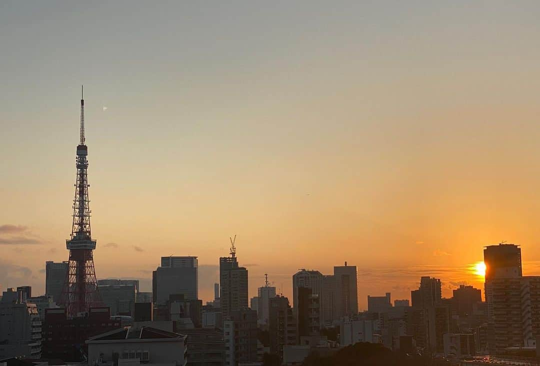 テレ朝newsさんのインスタグラム写真 - (テレ朝newsInstagram)「きょうは西から天気が崩れます。九州では午前中から、中国・四国・近畿でも昼過ぎから雨が降り出します。関東は日中いっぱいは穏やかに晴れるでしょう。 #テレビ朝日#テレ朝#テレ朝news#ニュース#六本木#japan#tokyo#roppongi#tvasahi#news#follow#フォロー#写真#テレビ局#動画ニュース#雨#天気#曇#天気予報#いまそら#晴れ」1月14日 7時19分 - tv_asahi_news