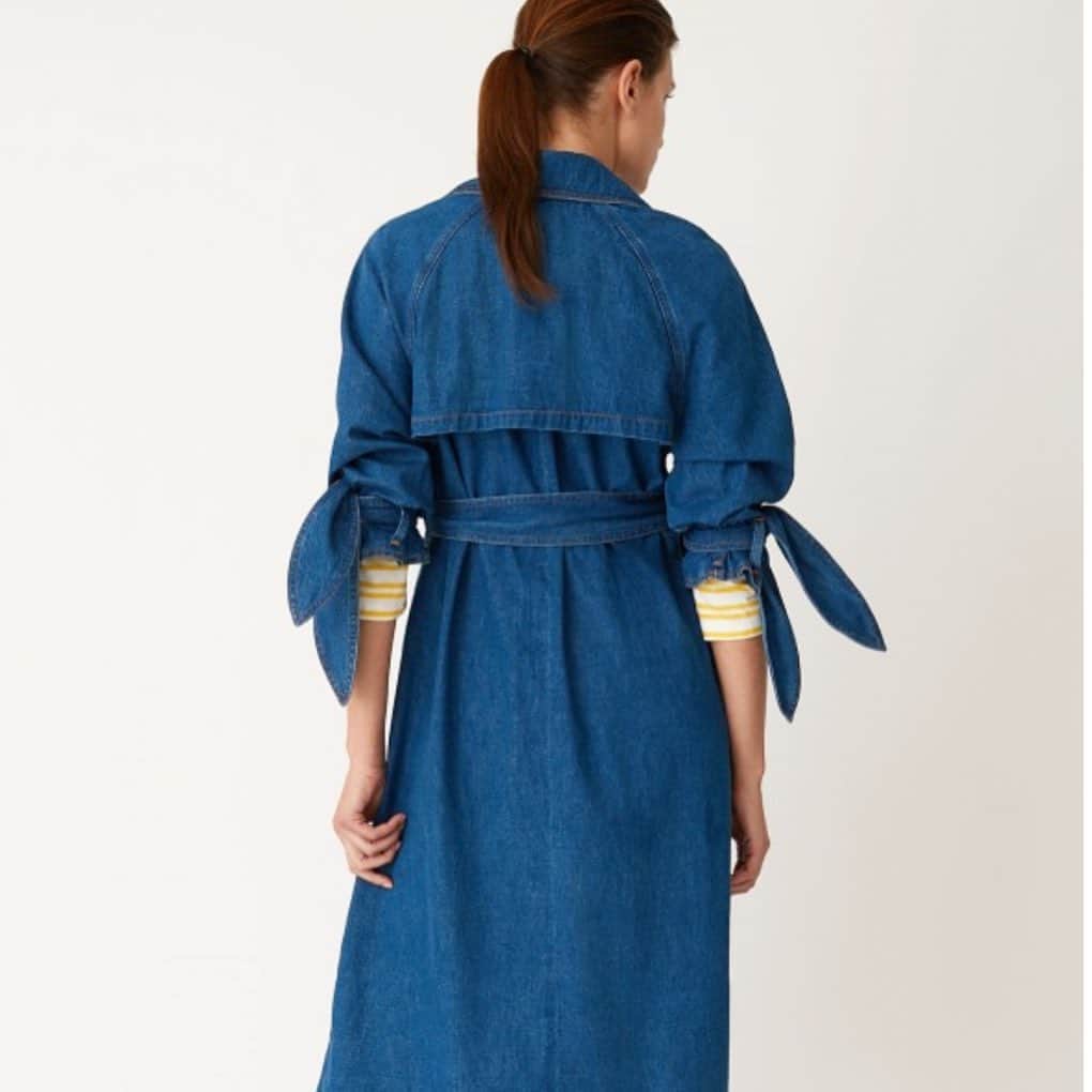 エムアイエイチジーンズのインスタグラム：「The Audie Coat in Paradise denim. A timeless trench with a twist! #mihjeans #sustainabledenim #sale」