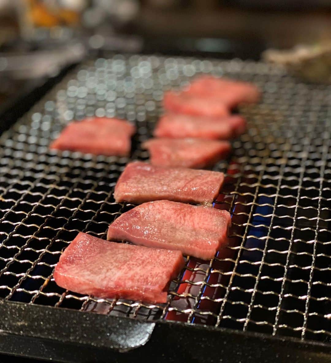 亀田和毅さんのインスタグラム写真 - (亀田和毅Instagram)「SAMURAI最高！  ベガスにあるJapanese BBQ and Grill  SAMURAIに行ってきた。  ここはまだオープンしたばかりの新しいお店。  アメリカでこんなに新鮮な肉を食べれてめちゃ幸せ^_^  デザートもめちゃうまい。最高！  オーナーのつよしさん、ご馳走様でした！  ここはオープンしたばかりのお店やけど、  つよしさんはSAMURAI MOTORSっていう  車のリペアショップも経営してる。  ベガスで車に困ったり、車を買うならSAMURAI MOTORSやな^_^」1月14日 7時27分 - tomokikameda