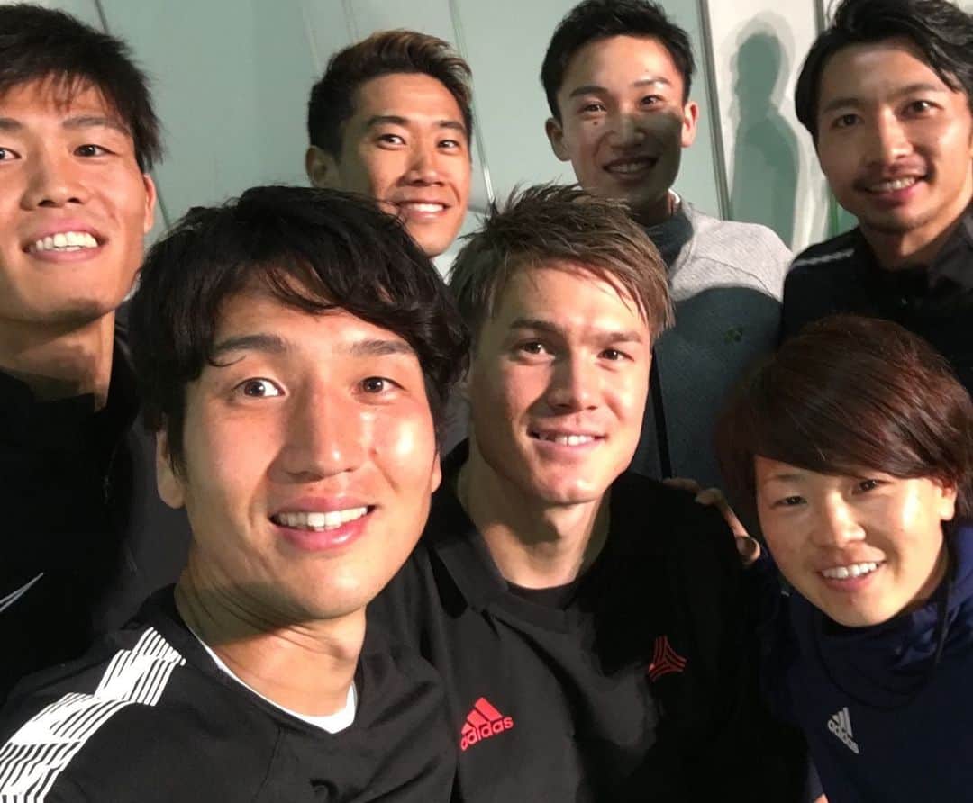 柴崎岳のインスタグラム：「桃田、大変だったと思うけど無事で良かった。 今は焦らず、しっかり休んでな。 #桃田賢斗　#momotakento」