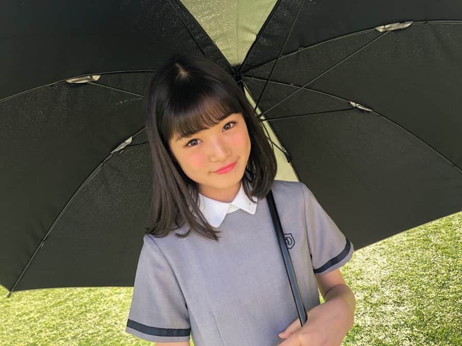 ニコ☆プチのインスタグラム：「なんだただの天使か…👼🏻✨ . . #丸山真亜弥  #日傘大きすぎ🤭」
