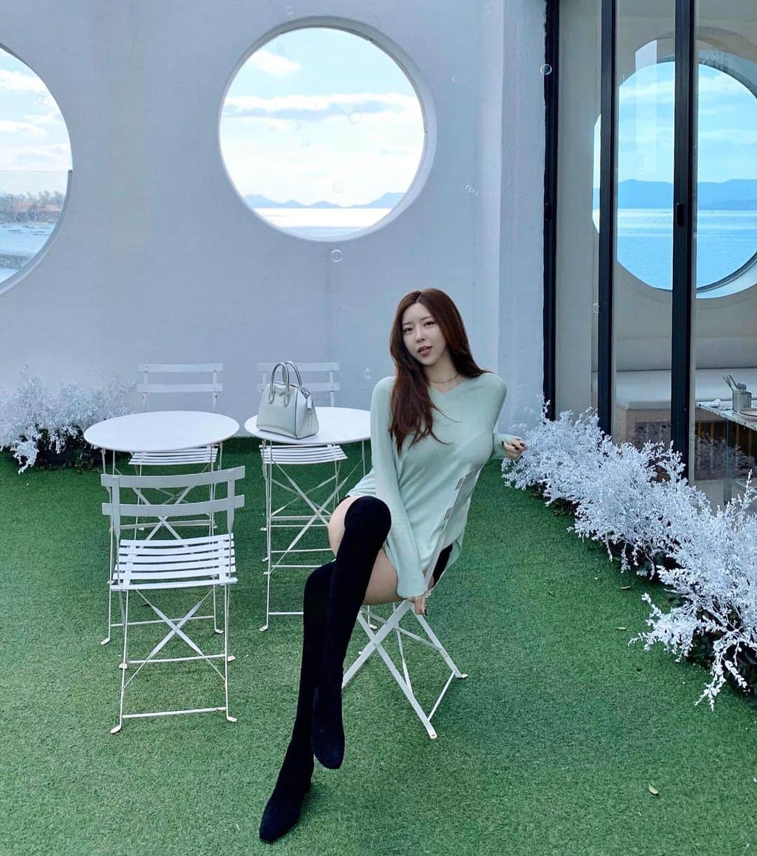Choi Somiさんのインスタグラム写真 - (Choi SomiInstagram)「⠀⠀⠀⠀ #글랜더 #glander  민트만 입으면 기분이 좋아져 데이트할 때 또 입어야지🖤」1月14日 19時19分 - cxxsomi