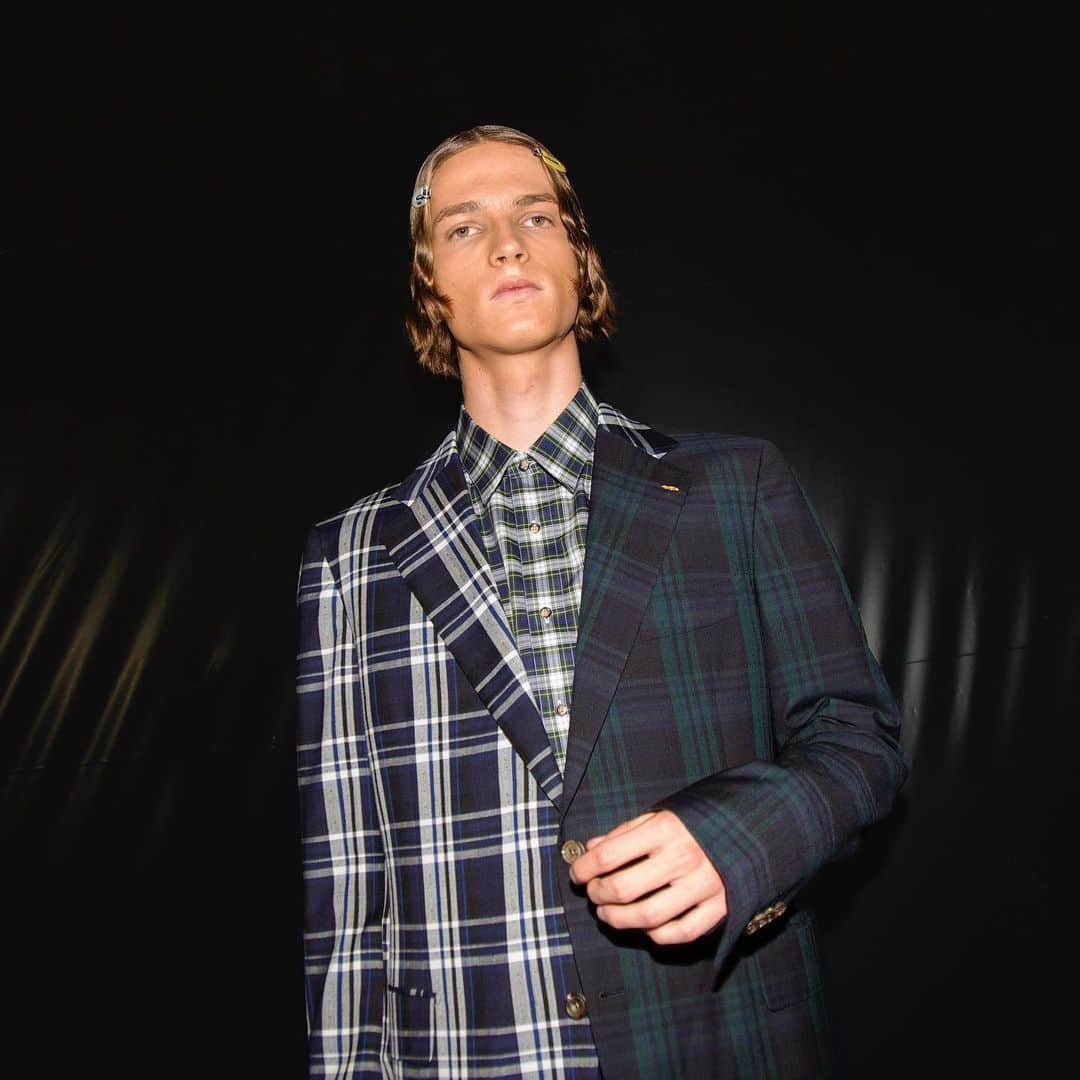 アツシナカシマのインスタグラム：「#atsushinakashima #アツシナカシマ #remuse #スーツ #ジャケット #モード #mfw」