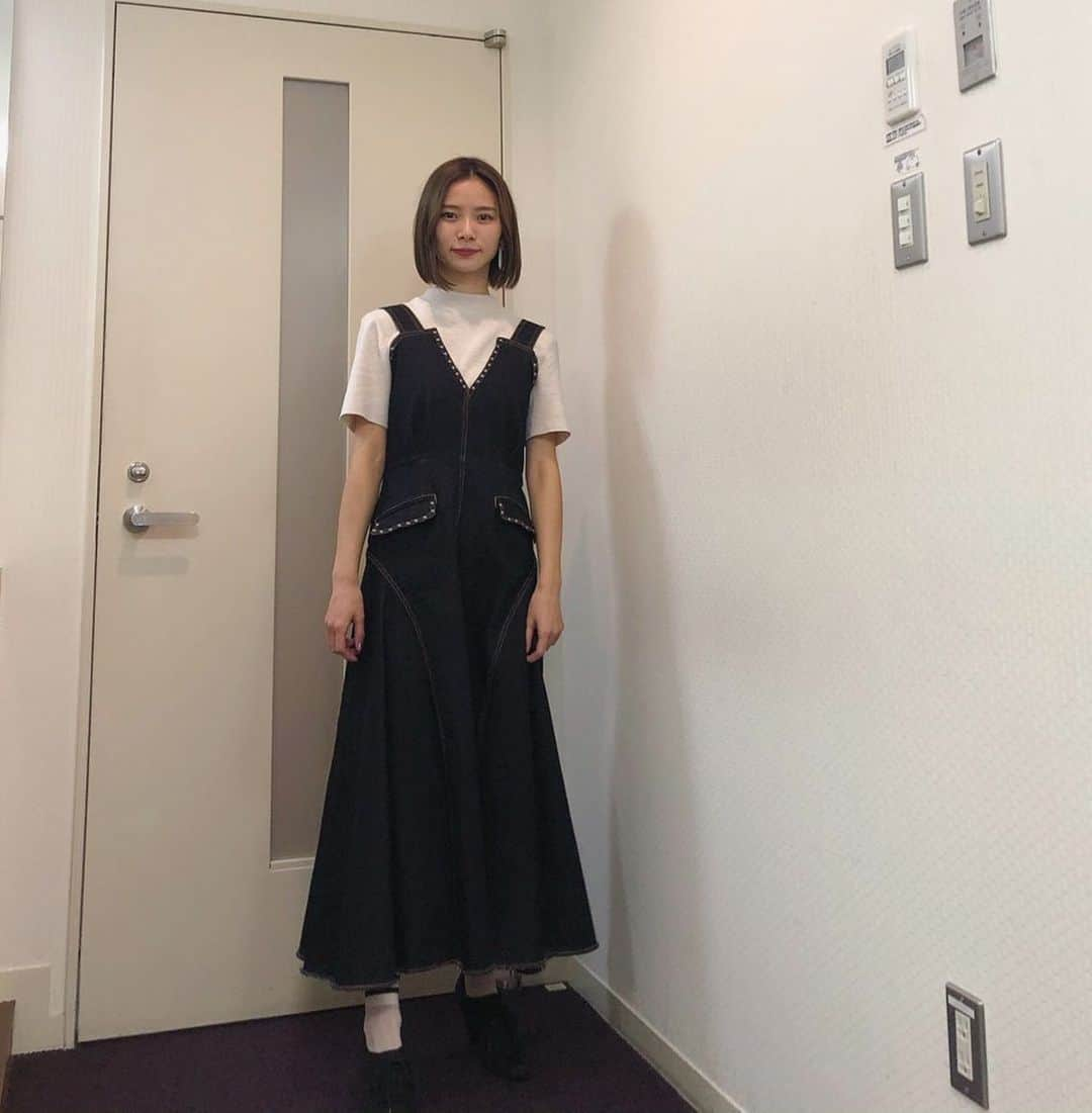 朝日奈央さんのインスタグラム写真 - (朝日奈央Instagram)「1枚目は1月20日と27日に出演します 「1番だけが知っている」の衣装🧚🏻‍♂️ 2枚目と3枚目 「人生イロイロ超会議」 4枚目 「深イイ話」 5枚目 「かみひとえ」の衣装たちだよ👶🏼💘 #あさひ衣装」1月14日 17時55分 - pop_step_asahi