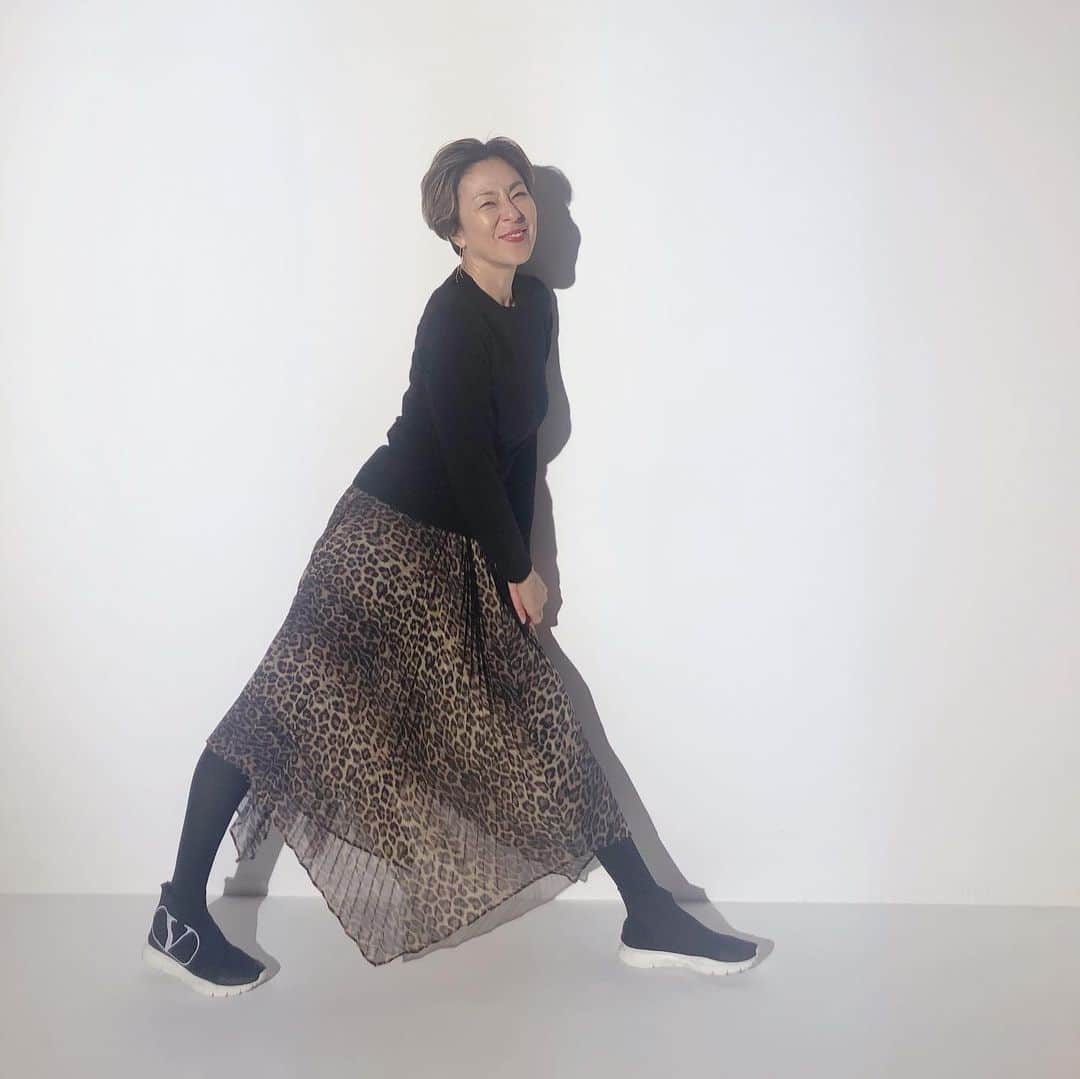 RIKACOさんのインスタグラム写真 - (RIKACOInstagram)「☆ 今日は撮影してましたー これは私服❤️ てかいつも私服 😊 自分でスタイリストもやってますー😊💋 #ファッションコーデ  #撮影 #rikaco_fashion  #ショートヘア  #❤️」1月14日 18時11分 - rikaco_official