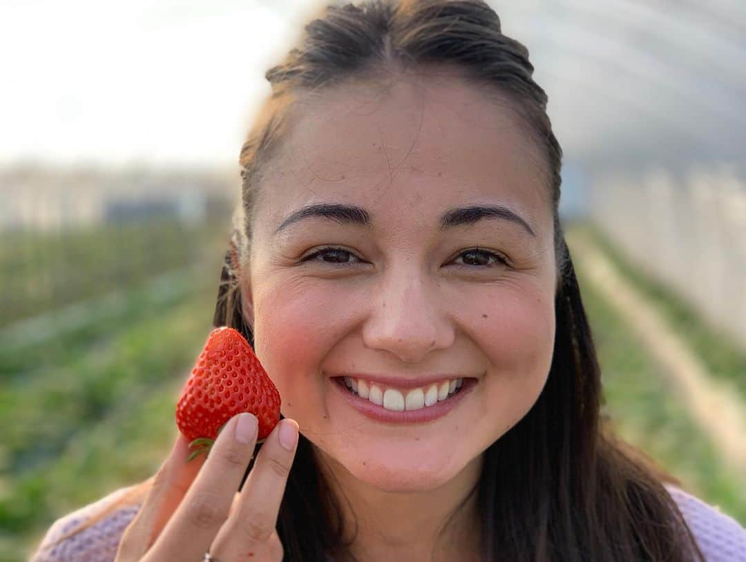 エリナ シルカさんのインスタグラム写真 - (エリナ シルカInstagram)「いちご狩り幸せ🍓🍓🍓🍓」1月14日 18時24分 - laura_elina_ymd