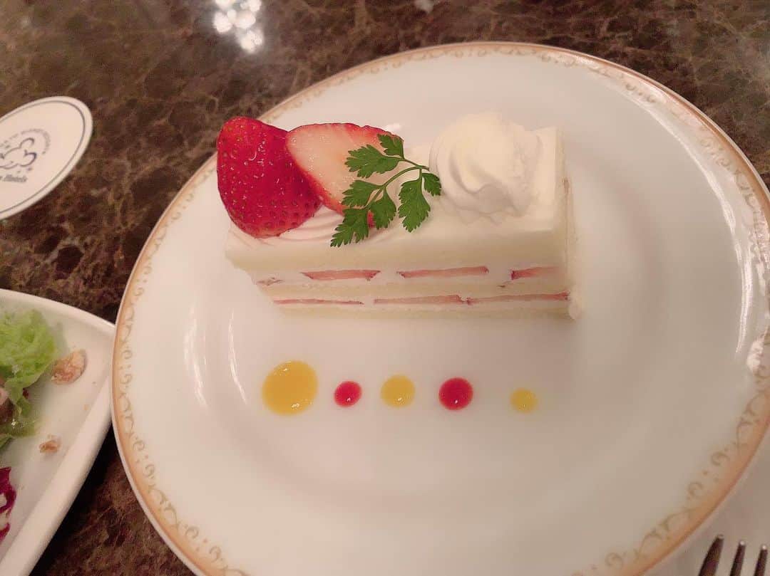川崎希さんのインスタグラム写真 - (川崎希Instagram)「Cake🍰  #ディズニーランドホテル #ケーキ」1月14日 18時47分 - kawasakinozomi