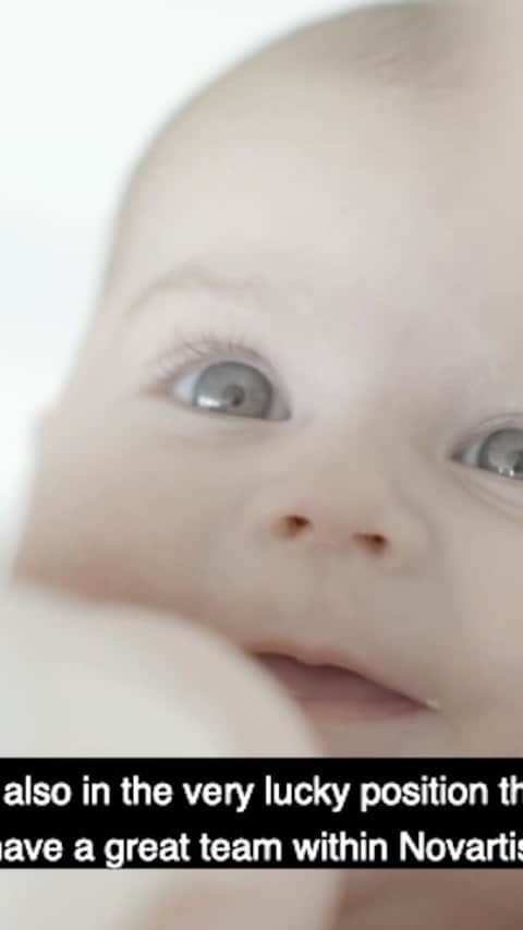 ノバルティスのインスタグラム：「14 weeks minimum paid parental leave,  countless precious moments. From January, Novartis employees in 40 more countries around the world can benefit from equal paid parental leave. Watch Michael’s story about becoming a dad for the second time and how taking parental leave has helped him share quality time with his growing family. #novartislife #genderequity」
