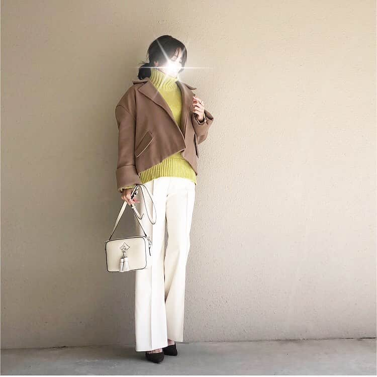 saaaay_kさんのインスタグラム写真 - (saaaay_kInstagram)「2020.01.14 coordinate…♡ イエロー着て春意識^ ^ ・ ・ UNIQLOの話題のワイドパンツは オンライン限定の長め丈にしました👌 #ハイウエストワイドパンツ ・ ・ アイテム詳細はブログに書きました✍️ @saaaay_k TOP画面かストーリーから♪ ・ ・ outer/ #dolche knit/ @galerievie_jp  pants/ @uniqlo  bag/ #tottie#楽天 pumps/ @pellico_japan」1月14日 10時36分 - saaaay_k