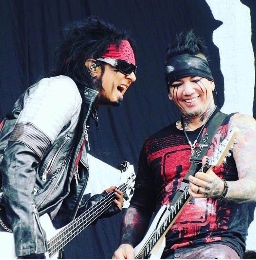 SIXX:A.M.のインスタグラム：「How’s your 2020 shaping up?  Sixx:AM」