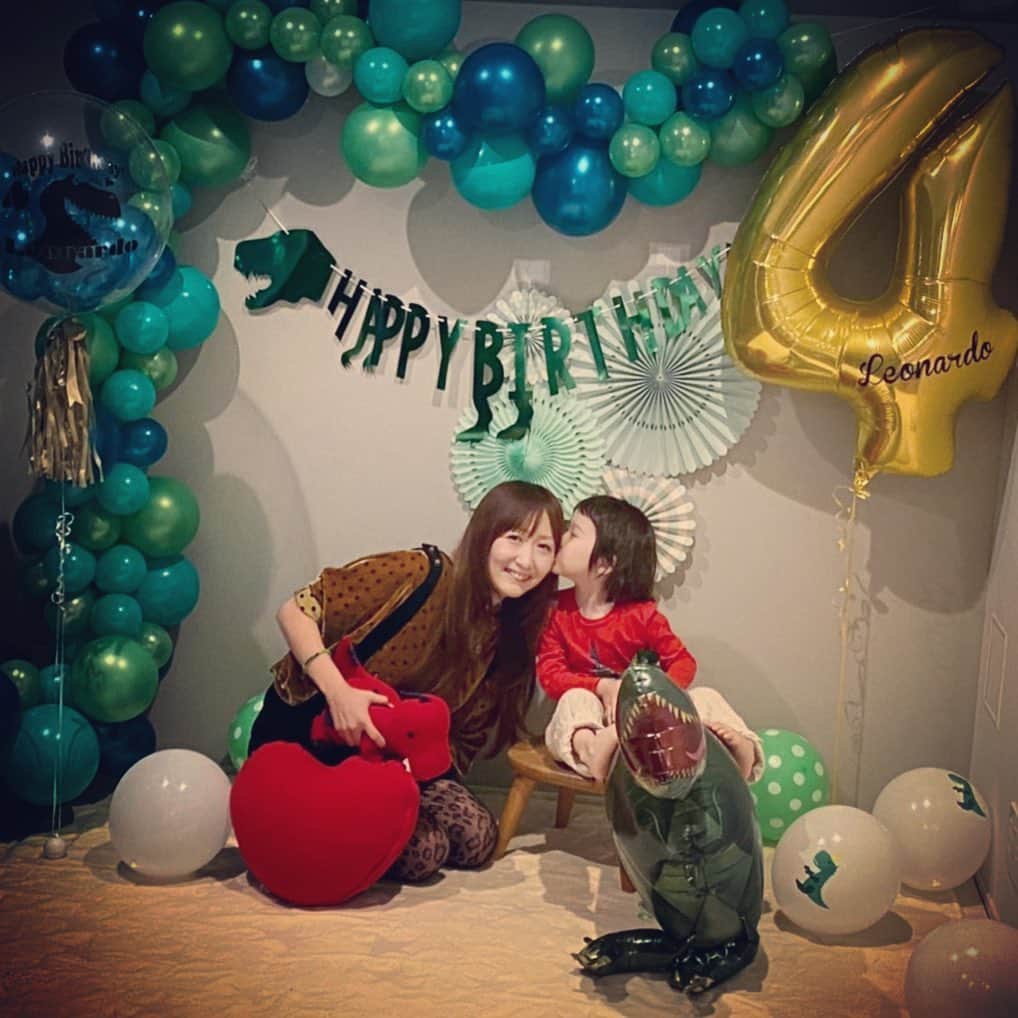 KOKIAのインスタグラム：「Time flies so fast!! #tokyo #japan #japon #kokia #photography #歌手 #コキア #insta #art #beautiful #picoftheday #follow #女性 #ソングライター #photooftheday #woman #jmusic #ボーカリスト #singer #songwriter #jpop #vocalist #voice #声 #ライブ #live #綺麗 #日本 #birthday」