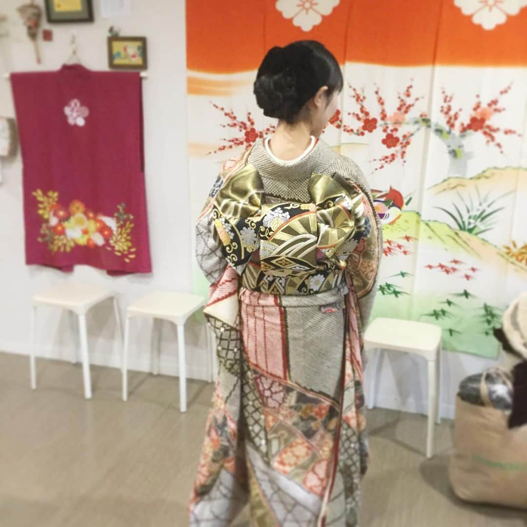 金沢着物レンタルshop心結〜kokoyui〜さんのインスタグラム写真 - (金沢着物レンタルshop心結〜kokoyui〜Instagram)「帯の結び方や髪型や飾りで後ろ姿の印象が変わります😌  みなさん雰囲気が全然違うのがいいですね〜✨ #心結きもの #心結 #金沢 #金沢散策 #金沢旅行 #金沢さんぽ #兼六園 #ひがし茶屋街 #近江町市場 #長町武家屋敷跡 #着物 #着物レンタル #振袖 #振袖レンタル #振袖ヘア#金沢成人式 #成人式 #成人式前撮り #成人式後撮り #成人式ヘア #ヘアメイク #ハタチ #ヘアセット#2021年度成人式 #kanazawa #kimono#rental #shop #kokoyui」1月14日 10時47分 - kokoyui_kimono