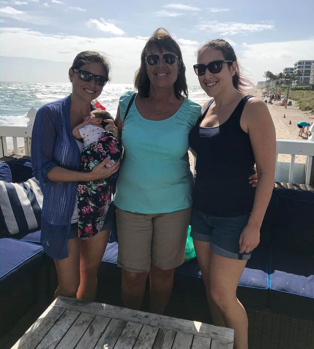 ジェニー・デルさんのインスタグラム写真 - (ジェニー・デルInstagram)「Beach Brunch with the Dell ladies! Mom has been down here since Christmas and my sister, @shari313, left her two babies to spend the weekend with us! These Middlebrooks girls are so loved! #familyiseverything」1月14日 10時47分 - jennydell_