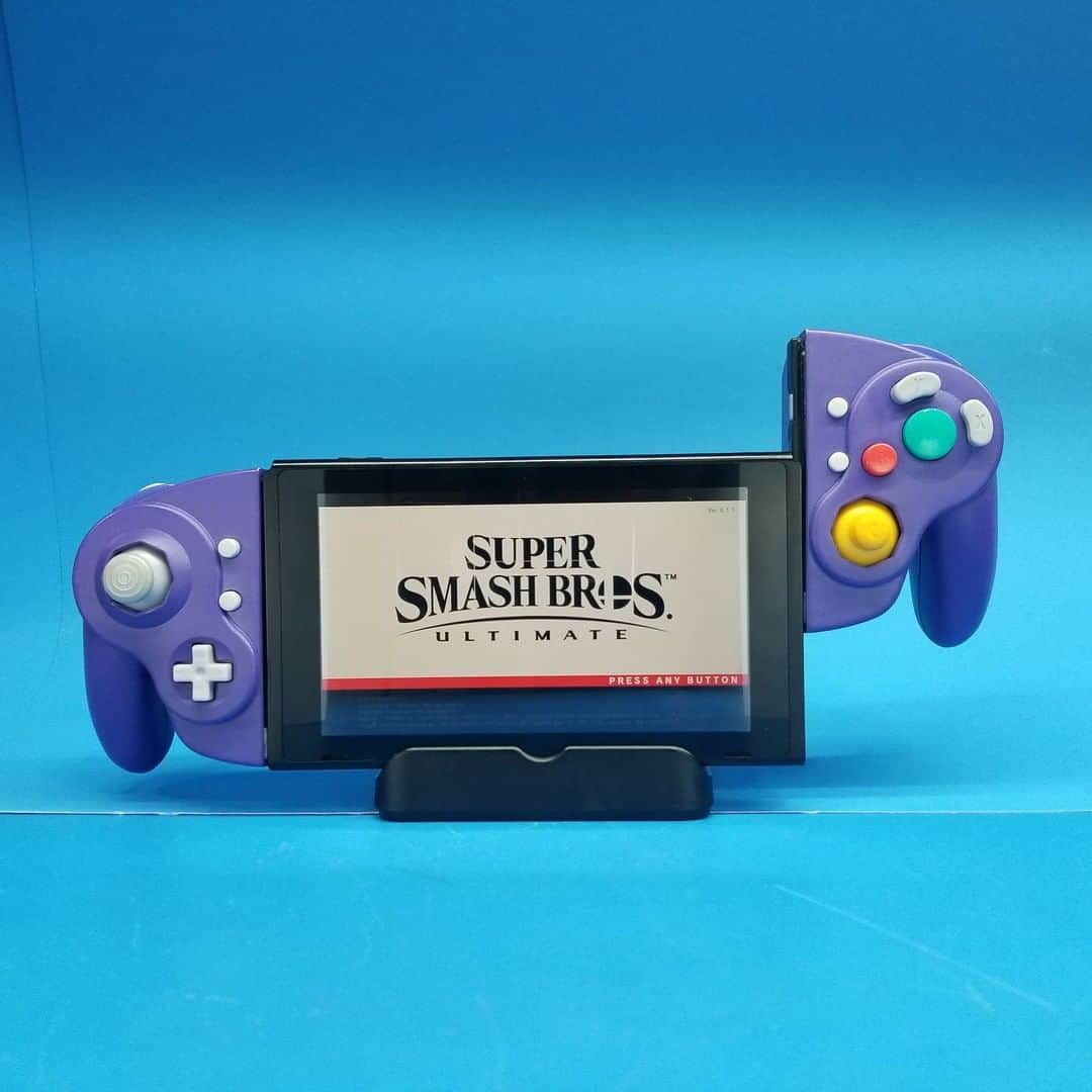 HYPEBEASTさんのインスタグラム写真 - (HYPEBEASTInstagram)「@hypebeastgaming: Gaming hardware modder @shankmods has created custom GameCube Joy-Cons for the Nintendo Switch. Hit the link in bio to watch the custom Joy-Cons in action.⁠ Photo: Shank」1月14日 10時56分 - hypebeast