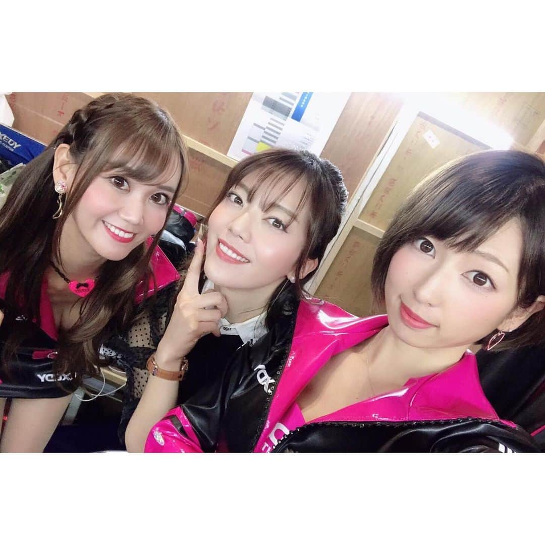 今村仁美さんのインスタグラム写真 - (今村仁美Instagram)「#EXEDY レーシングガールズの2人♡ かわいいいい🤤 2日間ありがとうね！ . . . #東京オートサロン2020」1月14日 11時09分 - imamura_hi