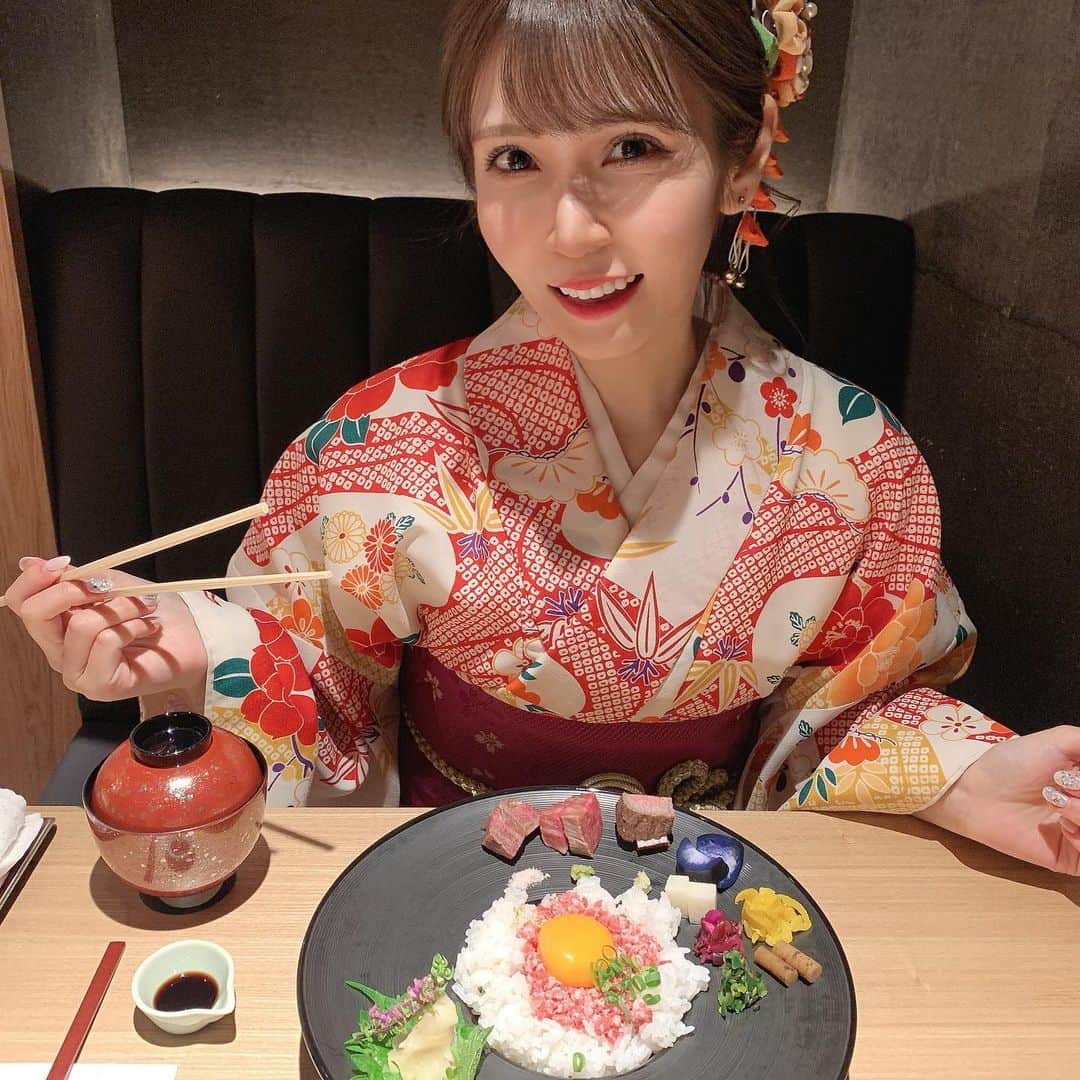 五十嵐茉優さんのインスタグラム写真 - (五十嵐茉優Instagram)「ㅤ すごーく行きたかったお店にも この間いってきました🌸 ㅤ 生肉だいすきなのでたまらんかった♡ 少し高めだけど大満足🤤💭 ㅤ ㅤ #浅草 #浅草グルメ #浅草デート #浅草ランチ #浅草着物レンタル #着物ヘア #着物コーディネート #着物レンタル #おにくのおすし #江戸和装工房雅 #かわ育 #fasmee #petrel_jp #着物デート #着物女子 #浅草観光 #浅草寺 #生肉 #牛鮮丼 #牛とろフレーク」1月14日 12時00分 - mau08us