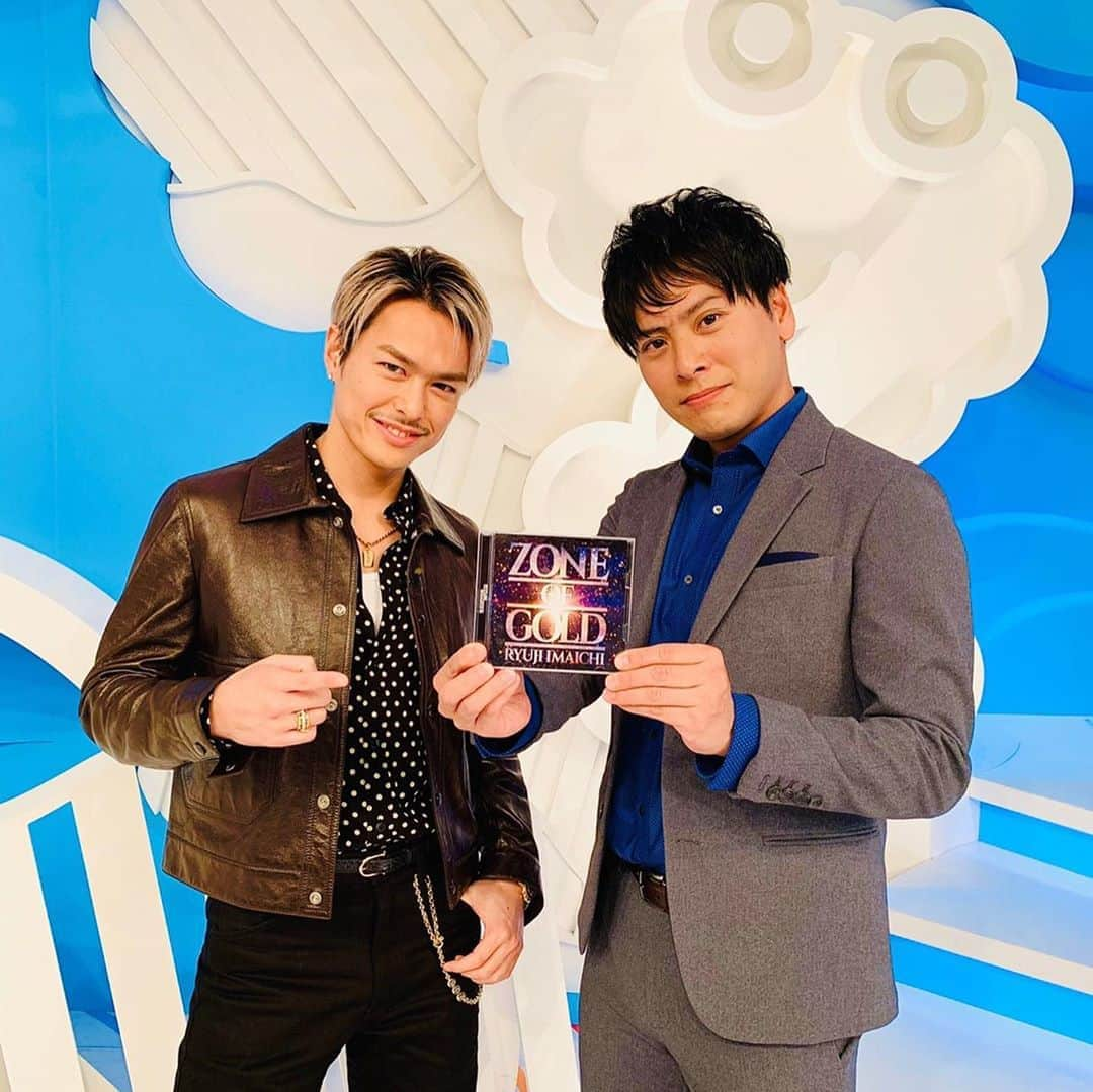 山下健二郎さんのインスタグラム写真 - (山下健二郎Instagram)「隆二がZIP!!に来てくれました！！👍👍👍✨ 今日はゲストも沢山でしたね！ 村尾さんのラタタポーズはかなりレア😂👍👍✨✨✨ ありがとうございます！！✨😭✨」1月14日 12時06分 - 3jsb_kenjiro_official