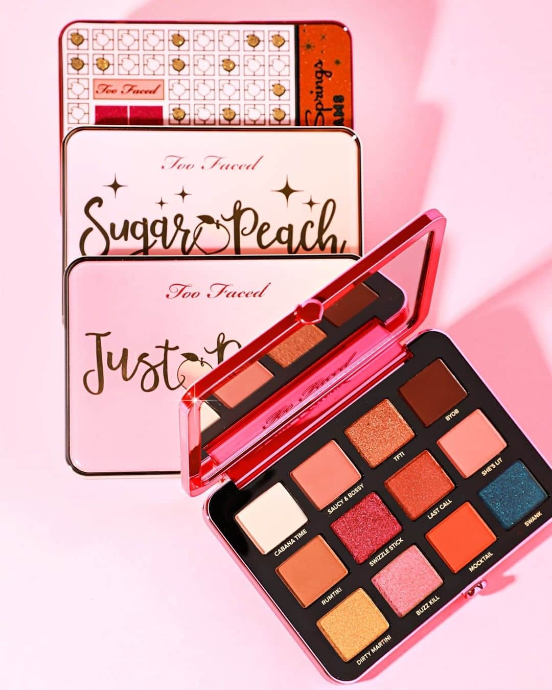 Too Facedさんのインスタグラム写真 - (Too FacedInstagram)「Ditch those dusty palettes for our versatile #tfpeachesandcream palettes to create endless day-to-night looks! 🍑 Have you received one of these peachy eye shadow palettes in your January @boxycharm yet?! ✨ #toofaced」1月14日 12時11分 - toofaced