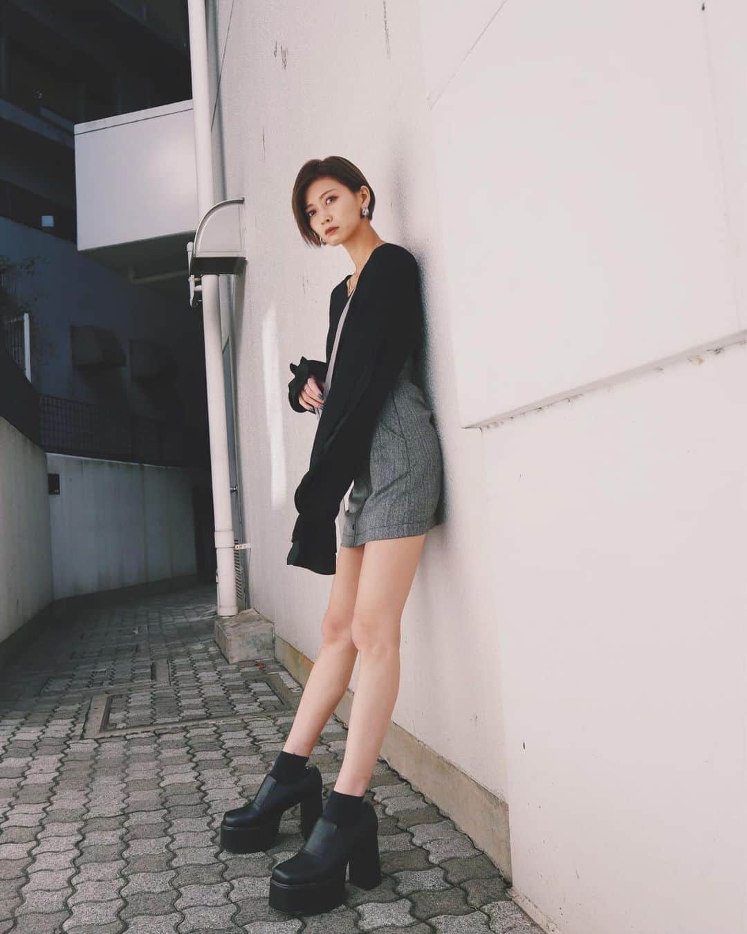 kazuki youdaのインスタグラム：「_  お袖がポイントのパフちゃんも 人気すぎてあっとゆー間に残り僅か🙄 今日もかわいい新作入荷してるよ👌  _  @emoda_snap  @emoda_official  #EMODA」