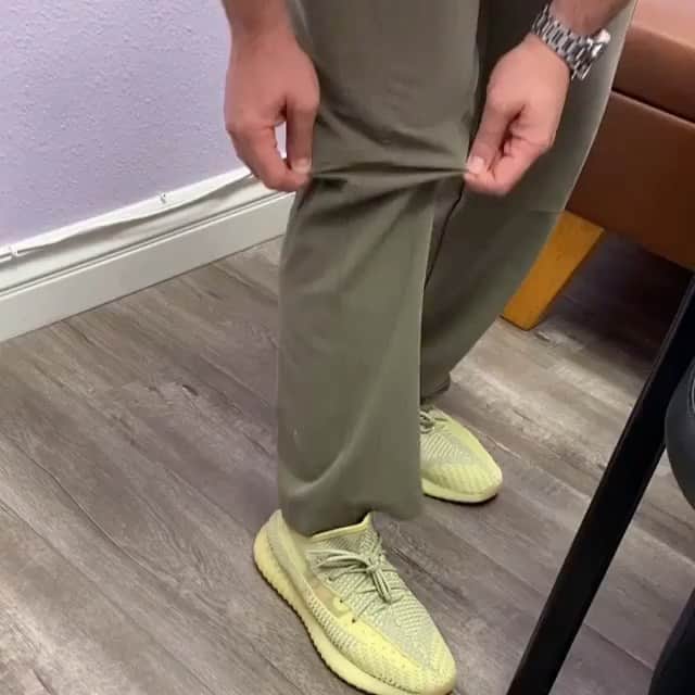 カレンザンボスビンテージクチュールのインスタグラム：「My new favorite human! Lets get crackin’@gureghianchiropractic」