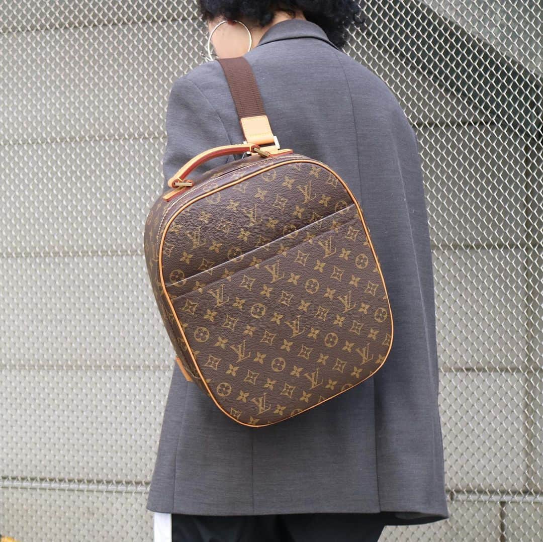 Vintage Brand Boutique AMOREさんのインスタグラム写真 - (Vintage Brand Boutique AMOREInstagram)「Louis Vuitton Packall Sac ado  Free Shipping Worldwide✈️ DM for more information ≫ ≫ ≫✉️ info@amorevintagetokyo.com  #ヴィンテージ #ルイヴィトン#ヴィンテージルイヴィトン#ヴィンテージヴィトン #モノグラム #エピ #ヴィンテージブランドブティック #アモーレ #アモーレトーキョー #表参道 #東京 #青山  #vintage #louisvuitton #LV #LVvintage #vintagelouisvuitton  #vuitton #damier #monogram #vintagebrandboutique」1月14日 13時22分 - amore_tokyo