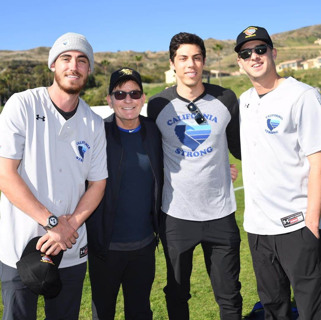 クレイ・ベリンジャーさんのインスタグラム写真 - (クレイ・ベリンジャーInstagram)「Great event @californiastrong glad I could be apart of it. @christianyelich team will come out faster and stronger next year 🔥🔥」1月14日 13時43分 - cody_bellinger