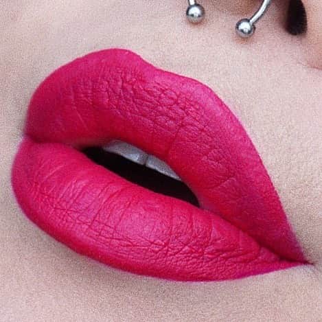 Sayaka Obaraのインスタグラム：「One of my favorite pink lipsticks💗 @fentybeauty #stunna lip paint in #unlocked 💄 . . #fentybeauty」