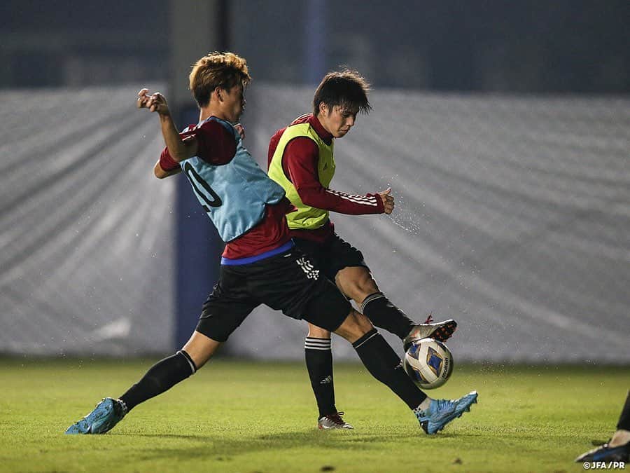 日本サッカー協会さんのインスタグラム写真 - (日本サッカー協会Instagram)「📸#U23日本代表 U-23カタール戦に向けて準備開始 ・ AFC U23選手権タイ2020のグループステージ第2戦・U-23シリア戦から一夜明けた1月13日(月)、U-23日本代表はバンコク市内で夜からトレーニングを行いました。 ・ この日、宿舎では通常のミーティングに加えて選手のみでのミーティングも行われました。今大会で定めた目標に手が届かなかった状況で、U-23日本代表をどう改善していくか、意識のすり合わせを図っていました。 ・ グループステージ最終戦で初勝利を目指す日本は15日(水)、U-23カタール代表と対戦します。試合はRajamangala Stadiumで行われ、20:15（日本時間22:15）よりキックオフ予定です。 ――― 🏆AFC U-23選手権タイ2020（1/8～26） 1/9 1-2 U-23サウジアラビア🇸🇦 1/12 1-2 U-23シリア🇸🇾 1/15 22:15 🆚U-23カタール🇶🇦 📺テレビ朝日系列/NHK BS1 👉大会情報はJFA.jpへ #daihyo #U23日本代表 #AFCU23 ―――」1月14日 13時44分 - japanfootballassociation