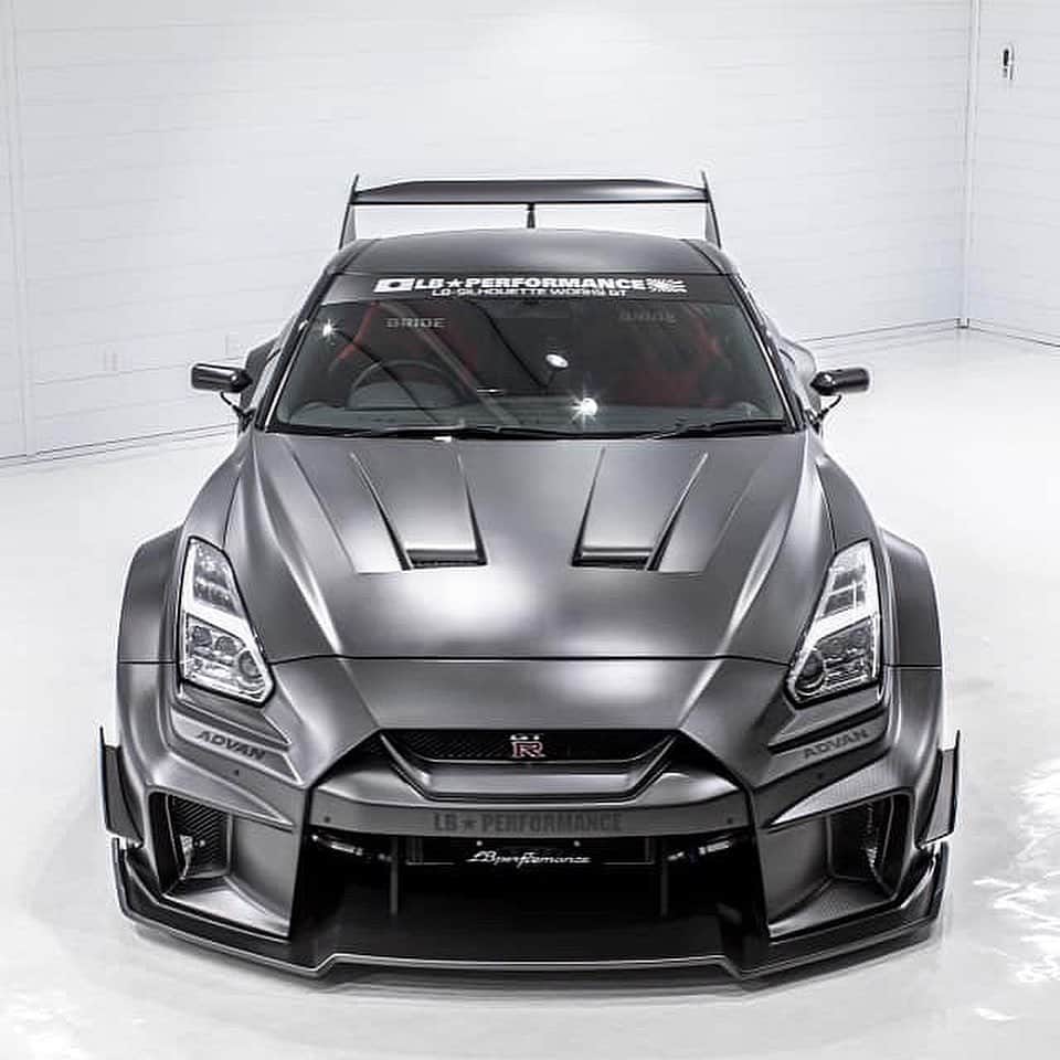 CARLiFESTYLEさんのインスタグラム写真 - (CARLiFESTYLEInstagram)「Thoughts on the new Liberty Walk GTR? by @libertywalkkato #carlifestyle #GTR #lbworks」1月14日 14時04分 - carlifestyle