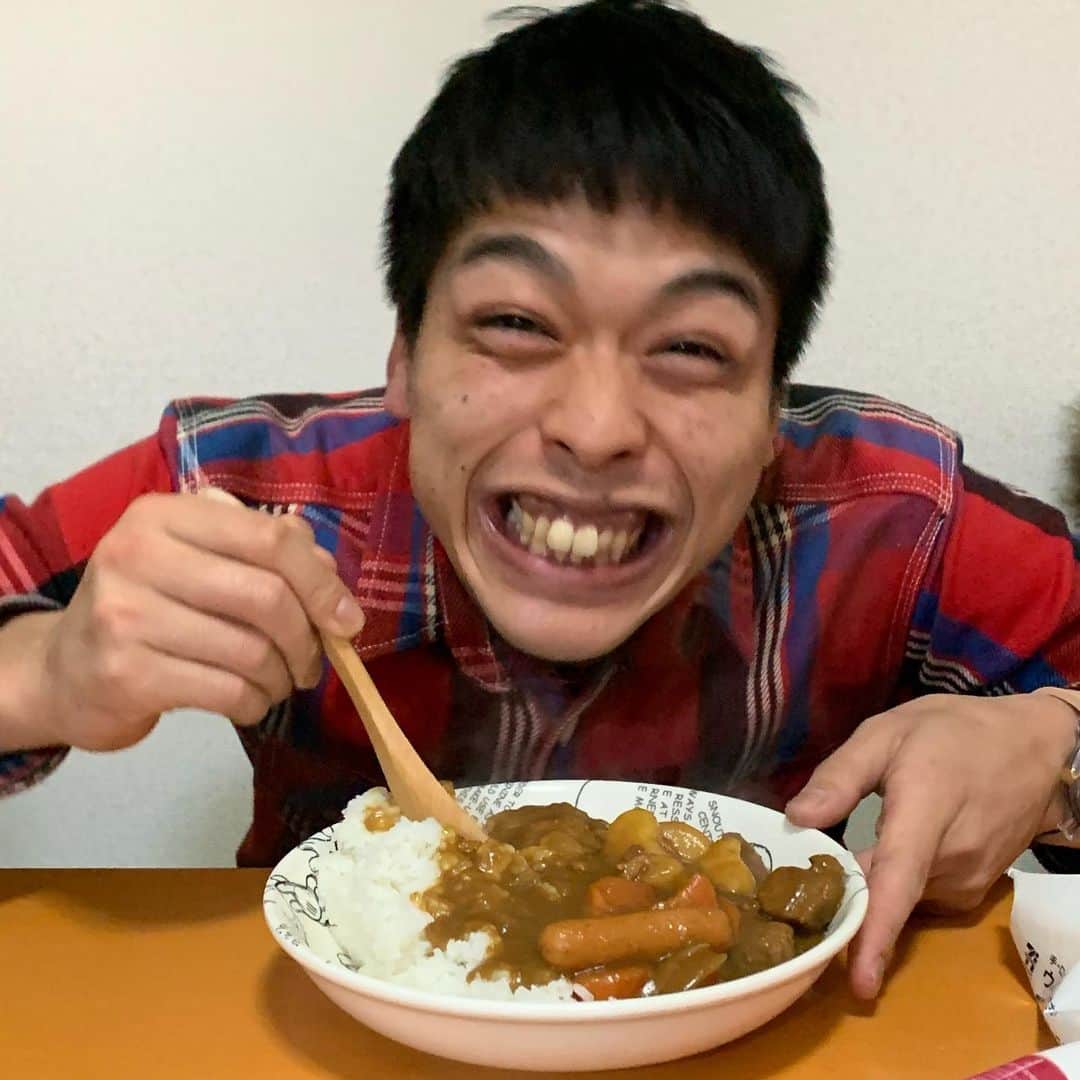 浜田さんのインスタグラム写真 - (浜田Instagram)「顔カレーパーティ🍛」1月14日 14時49分 - eijump