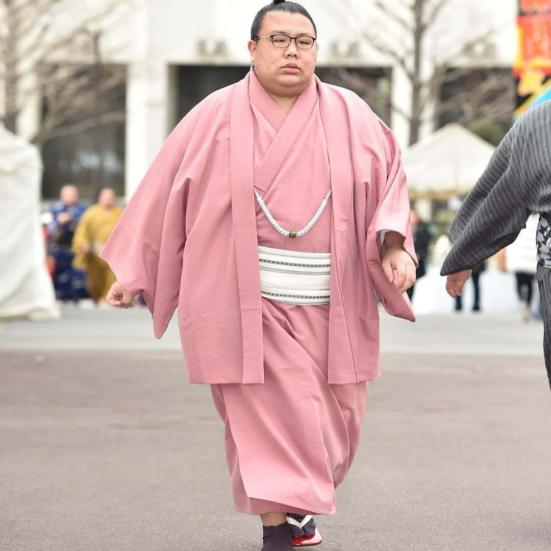 日本相撲協会さんのインスタグラム写真 - (日本相撲協会Instagram)「場所入り  朝乃山 木崎海  @sumokyokai﻿ #大相撲﻿ #sumo﻿ #相撲 ﻿ #力士﻿ #お相撲さん﻿ #japanphoto﻿ #sumowrestlers﻿ #japanculture #一月場所　#初場所　#2020年 #着物　#朝乃山　#木崎海」1月14日 15時09分 - sumokyokai