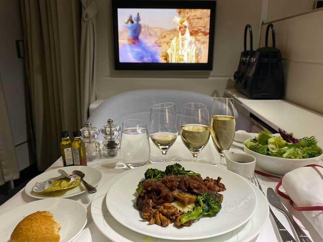 木下春奈さんのインスタグラム写真 - (木下春奈Instagram)「・ paris到着🇫🇷 ・ 今回はAIR FRANCE✈️ 快適で食事もおいしくてすごく過ごしやすかったです😊💓 ・ ・ ・ #paris#france#🇫🇷 #trip#breakfast#airfrance」1月14日 15時37分 - haruna_kinoshita