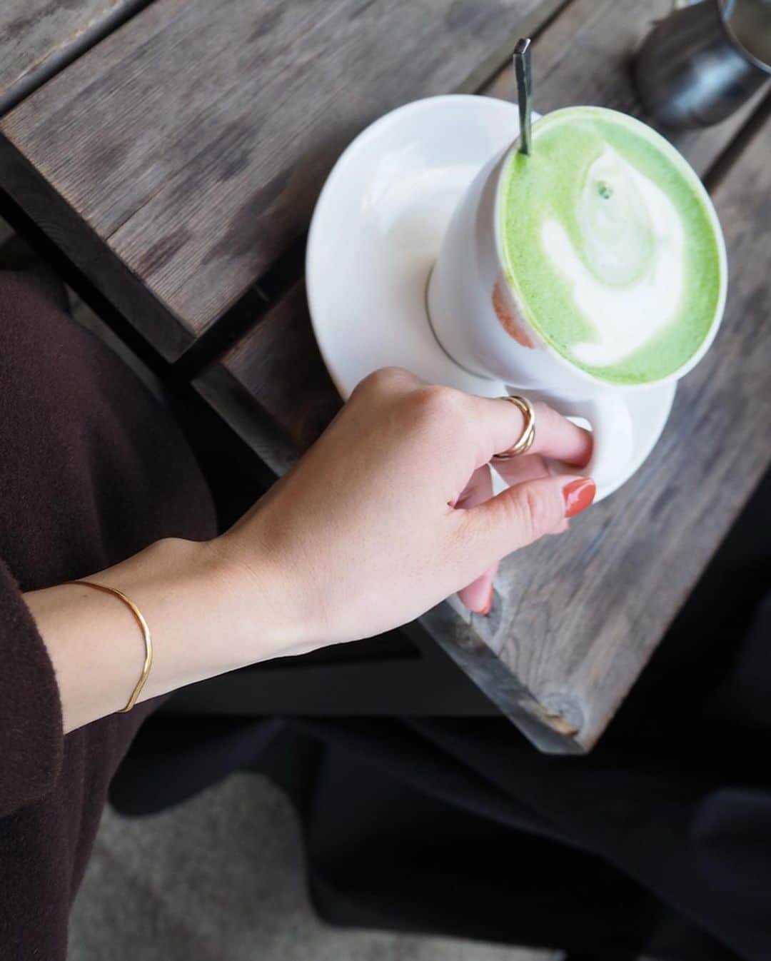 小嶋梨奈さんのインスタグラム写真 - (小嶋梨奈Instagram)「ここの抹茶ラテが 本格的で美味しかった！✌️🎉 #bakerycafe  #latte  #coffeetime  #六本木カフェ」1月14日 15時58分 - corina_718