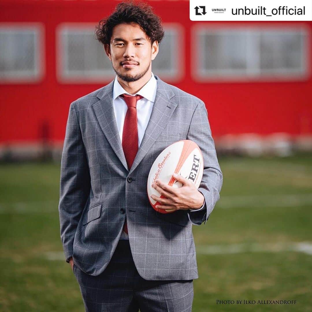山中亮平のインスタグラム：「今までのチームスーツの中でデザインとか1番好きかも🤔カッコいい👌 #Repost @unbuilt_official with @make_repost ・・・ ジャパンラグビートップリーグ開幕！！‌‌‌ 頑張れ！「Kobelco Steelers」！！‌ ‌‌‌ Kobelco Steelers × UNBUILT TAKEO KIKUCHI‌‌‌ ‌‌ @kobelcosteelers_official‌ @unbuilt_official‌ ‌ Photo by‌ @ilkoallexandroff」