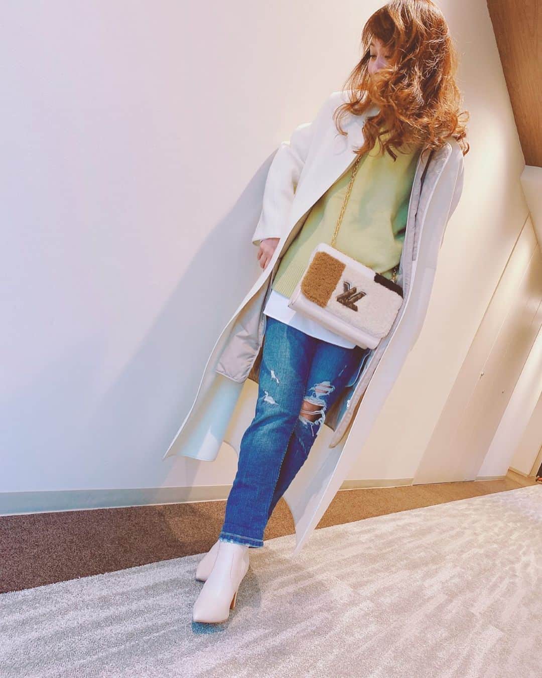 渡辺美奈代さんのインスタグラム写真 - (渡辺美奈代Instagram)「ファッション  #ルイヴィトンバッグ  #色物コーデ」1月14日 16時10分 - watanabe_minayo
